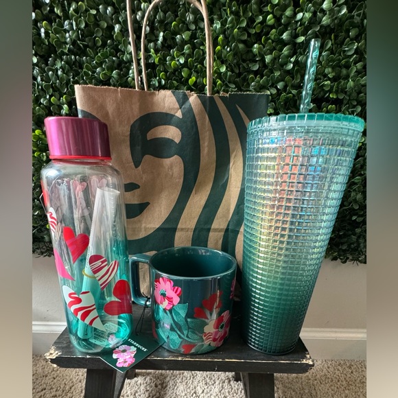 STARBUCKS VALENTINE HEART COLLECTION WITH ADDED STUDDED TUMBLER - Picture 2 of 14